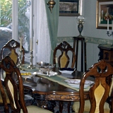 070 Zij heeft een mooi huis